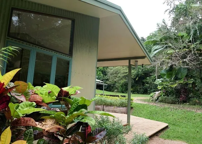 Fanpalm Creek Hideaway