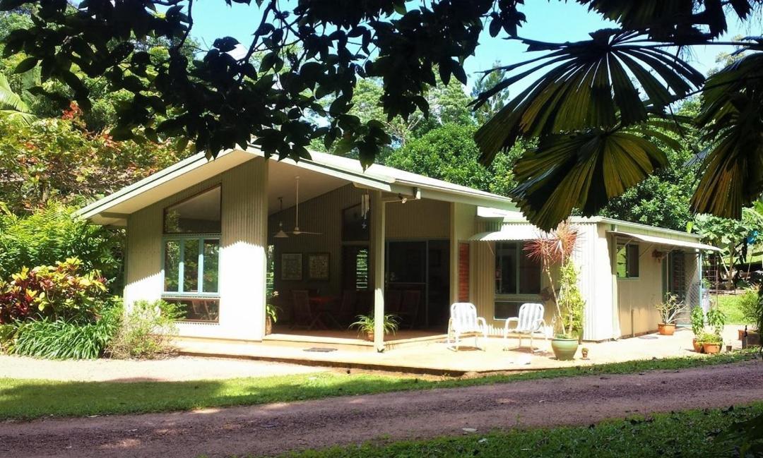 Fanpalm Creek Hideaway Holiday home *