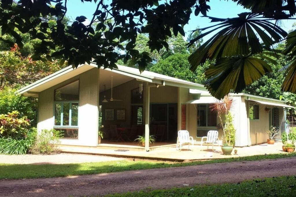 Fanpalm Creek Hideaway Holiday home